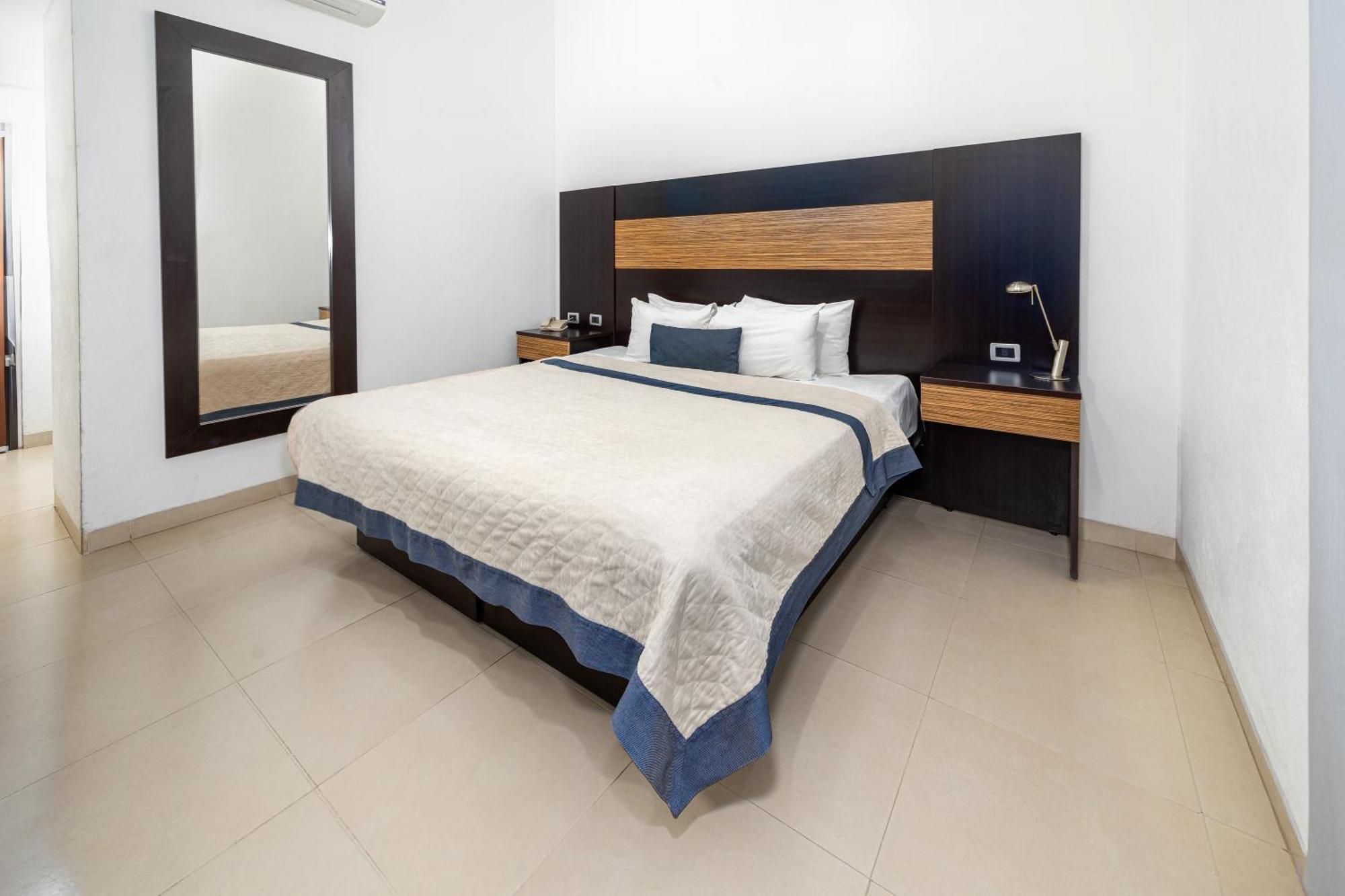 Hotel Mexico Plaza Silao Aeropuerto מראה חיצוני תמונה